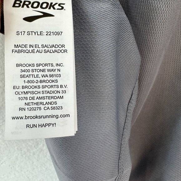 New without tag Brooks Drilayer technology Runners T-Shirt Women’s S - Picture 5 of 7
